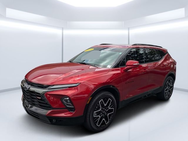 Used 2025 Red Chevrolet RS image 7