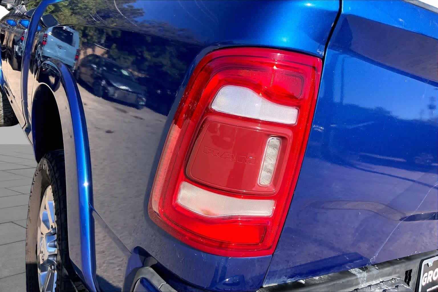 Used 2019 Blue Streak Pearlcoat Ram Laramie image 28