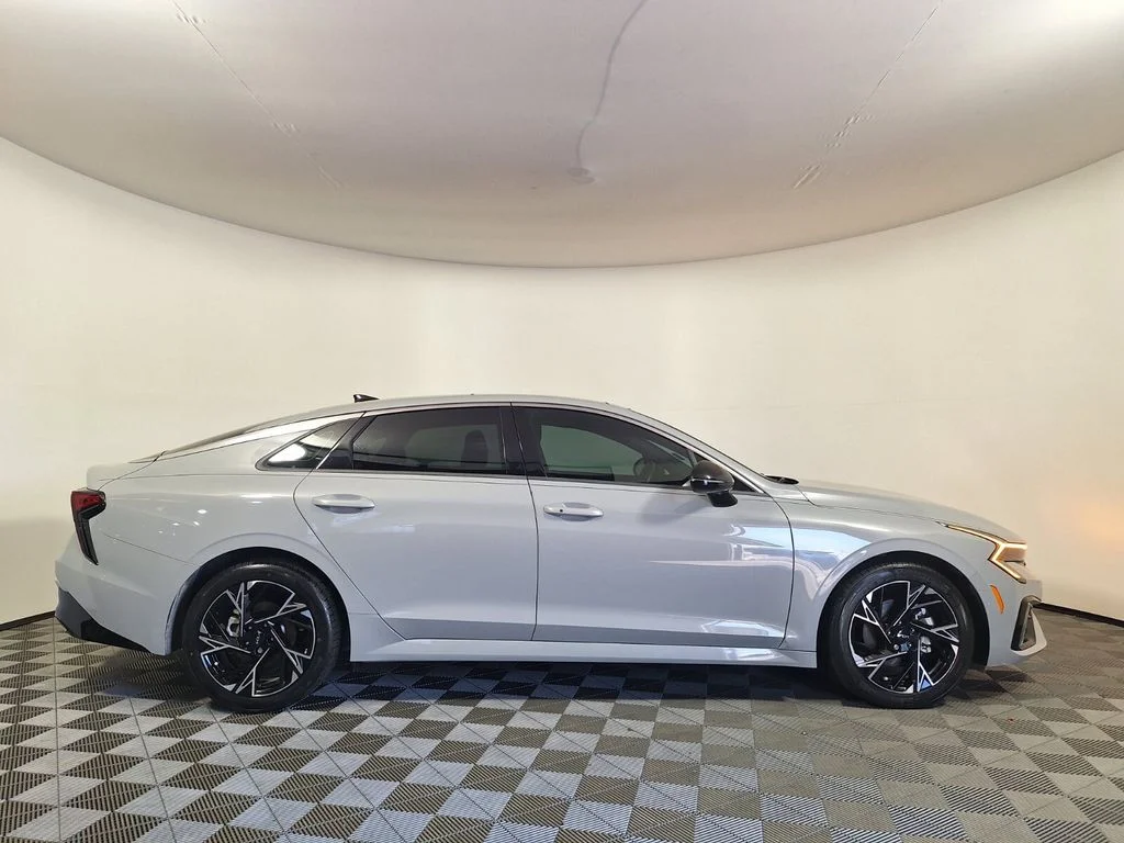 Used 2025 Gray Kia GT-Line image 4