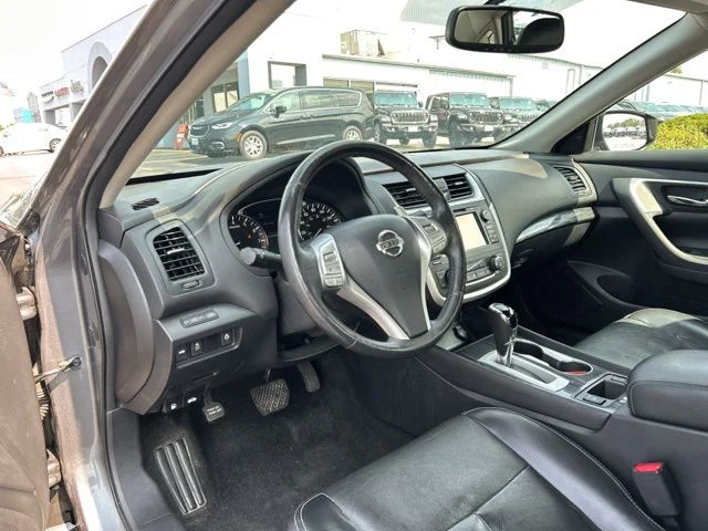 Used 2017 Gun Metallic Nissan 3.5 SL image 27