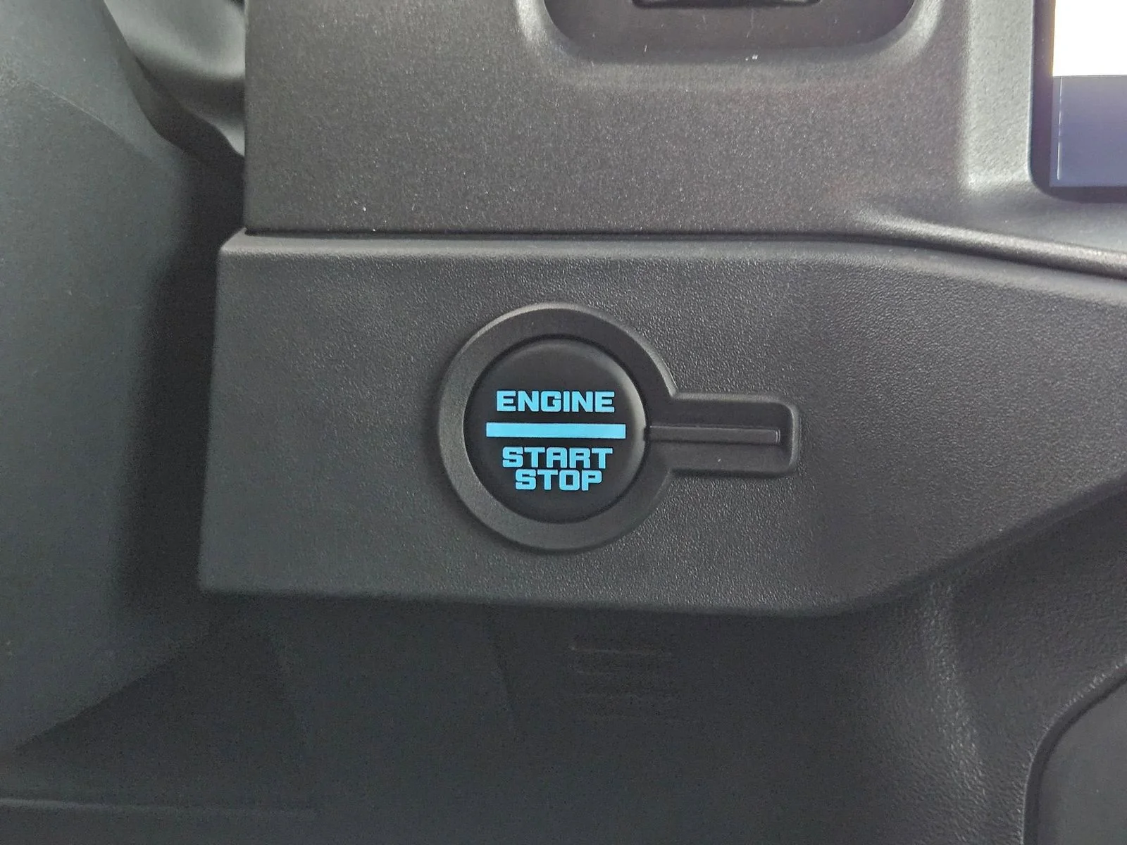 New 2026 Avalanche Ford Base image 21
