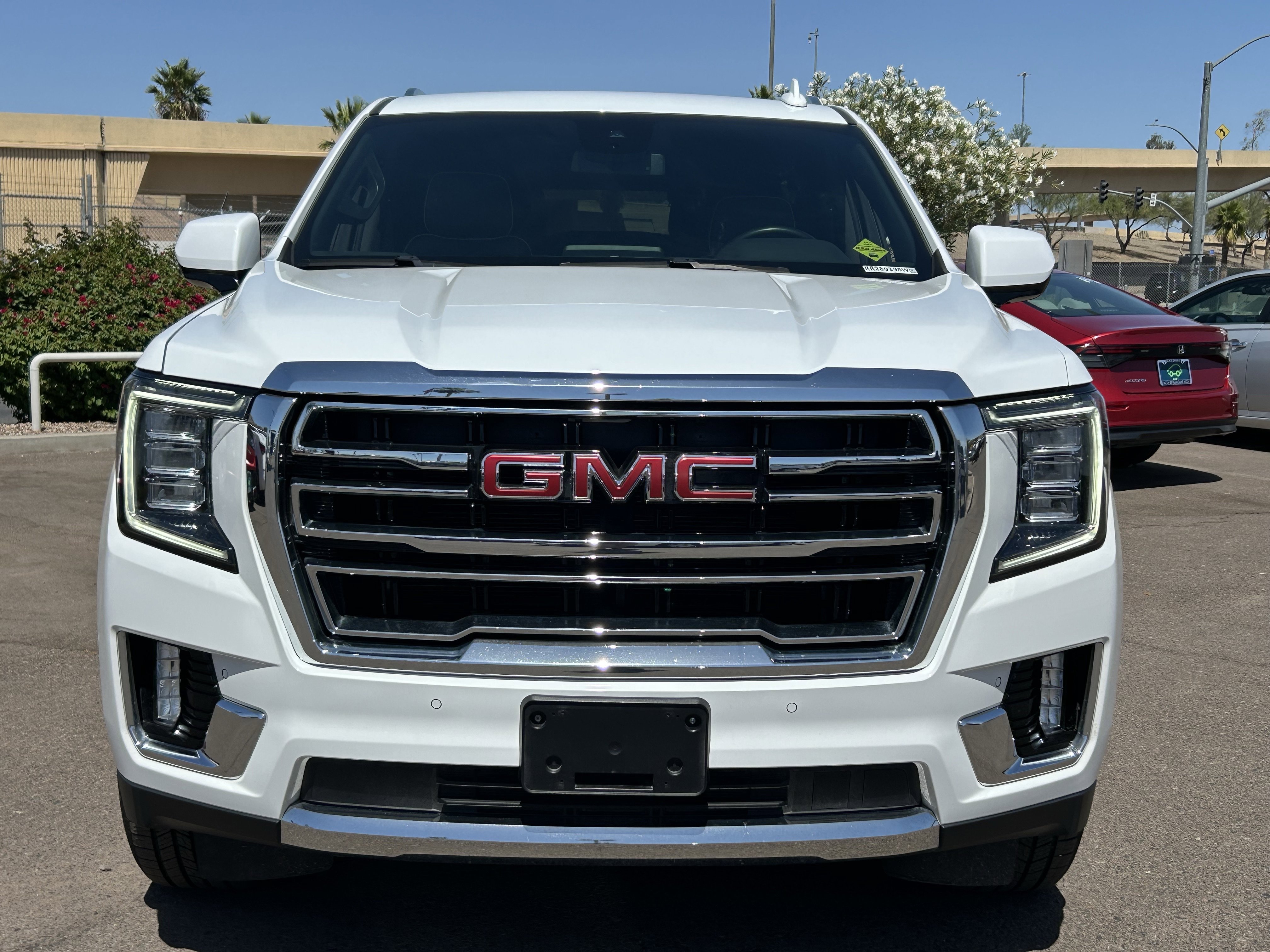 2024 GMC Yukon SLT - Photo 8