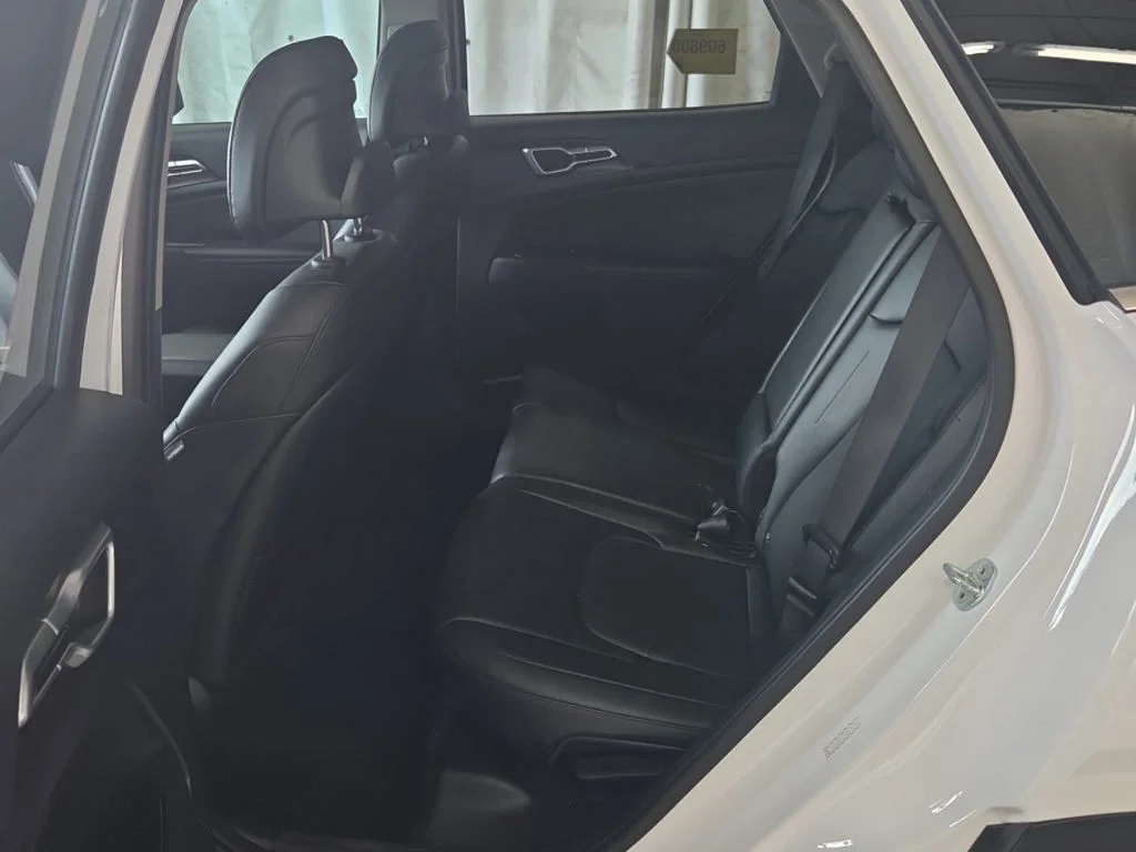 Used 2023 White Kia EX image 5