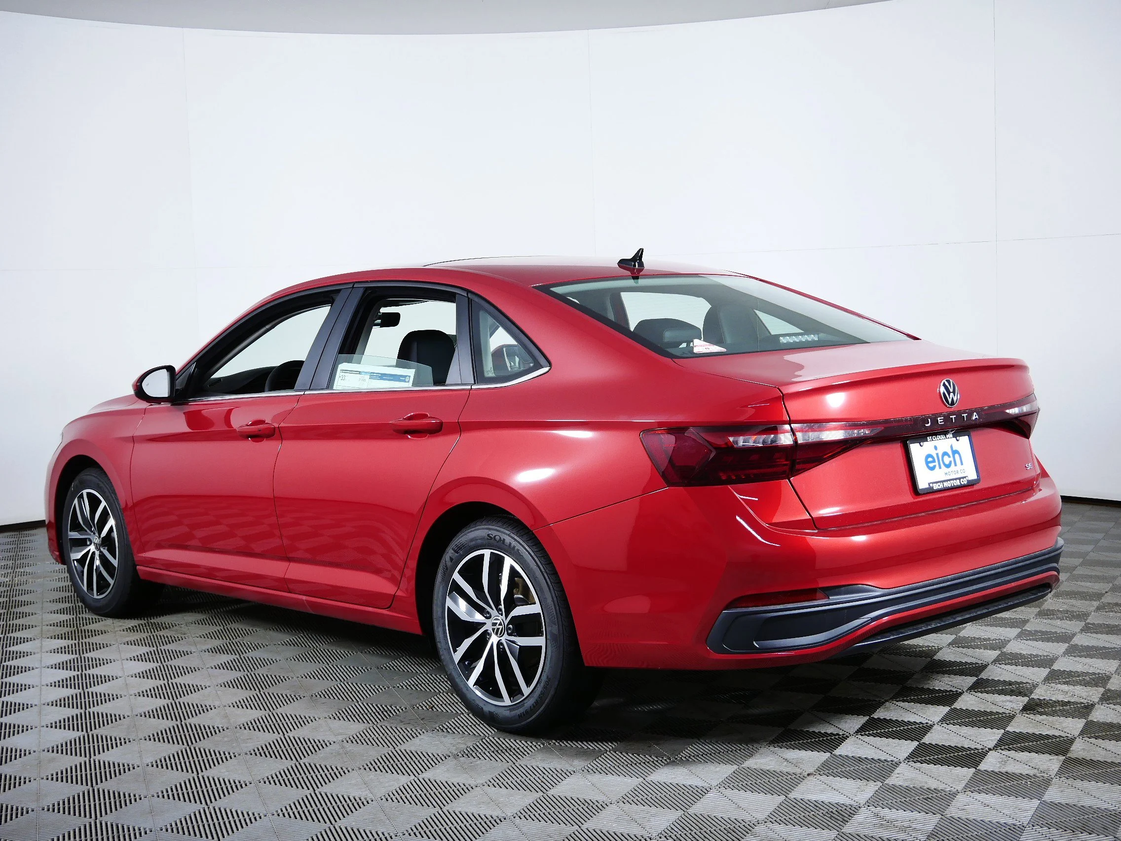 New 2026 KINGS RED MET W Volkswagen SE image 5