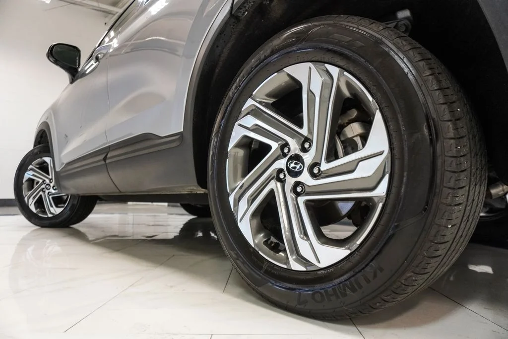 Used 2023 Silver Hyundai SEL image 35