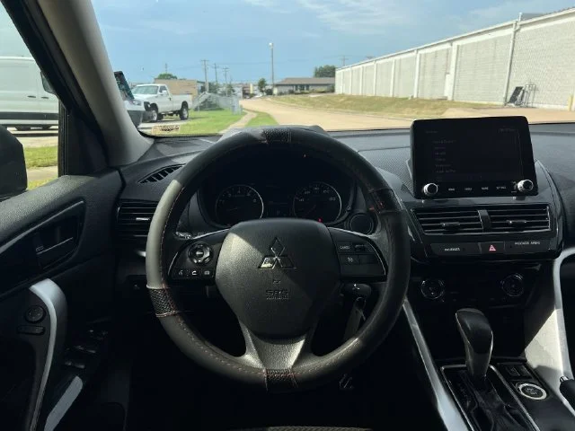 Used 2022  Mitsubishi LE image 14