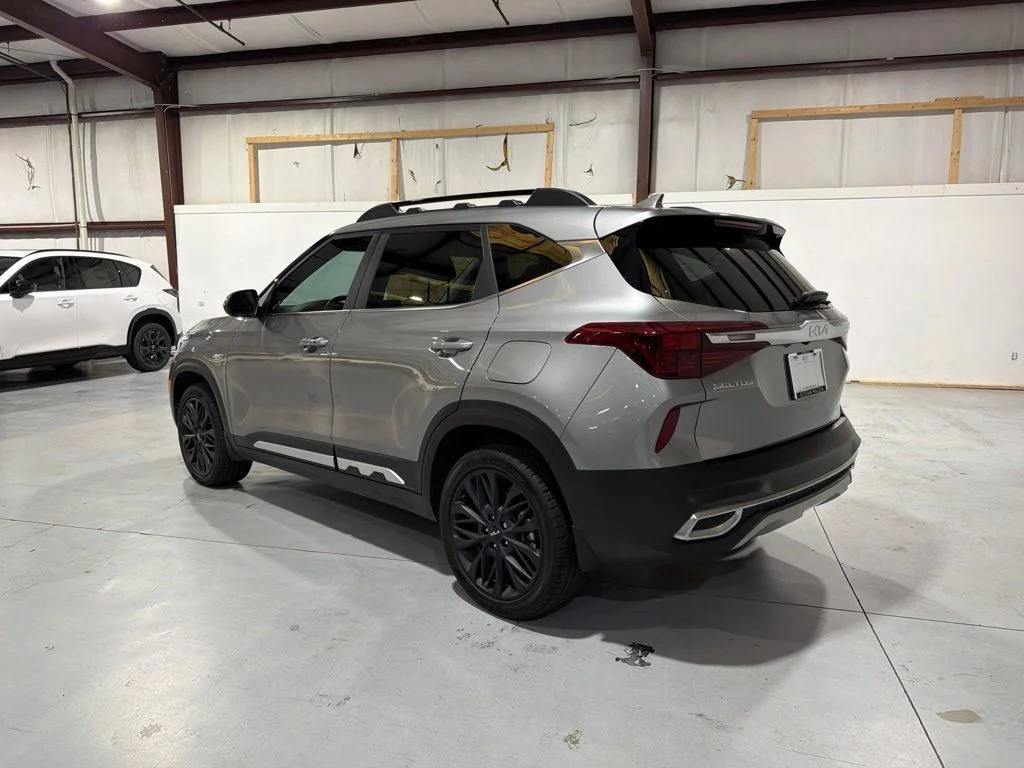 Used 2023 Gray Kia Nightfall image 7