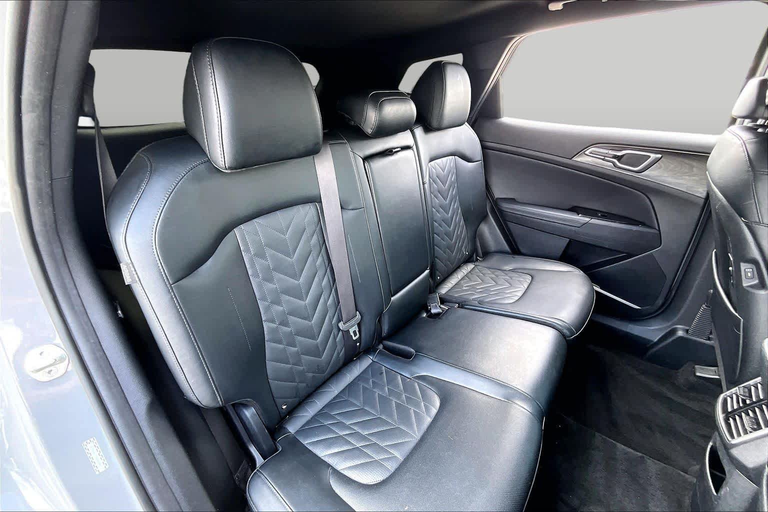 Used 2025 Wolf Gray Kia X-Line image 18