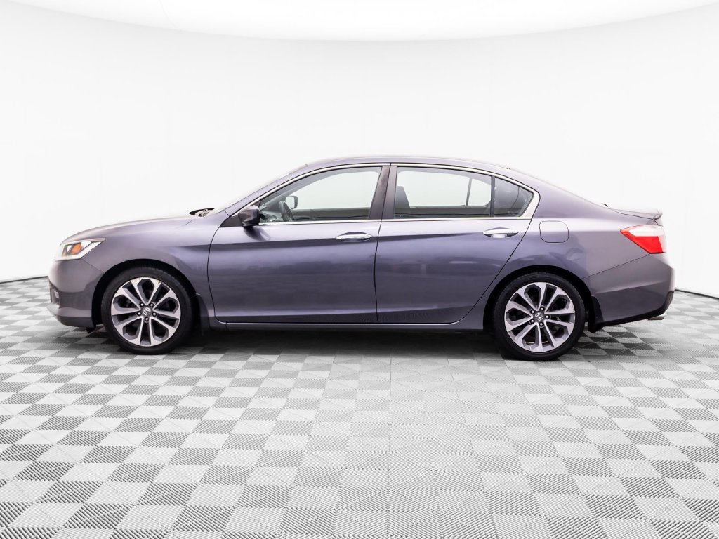 Used 2015 Honda Accord Sport with VIN 1HGCR2F52FA235022 for sale in Barrington, IL