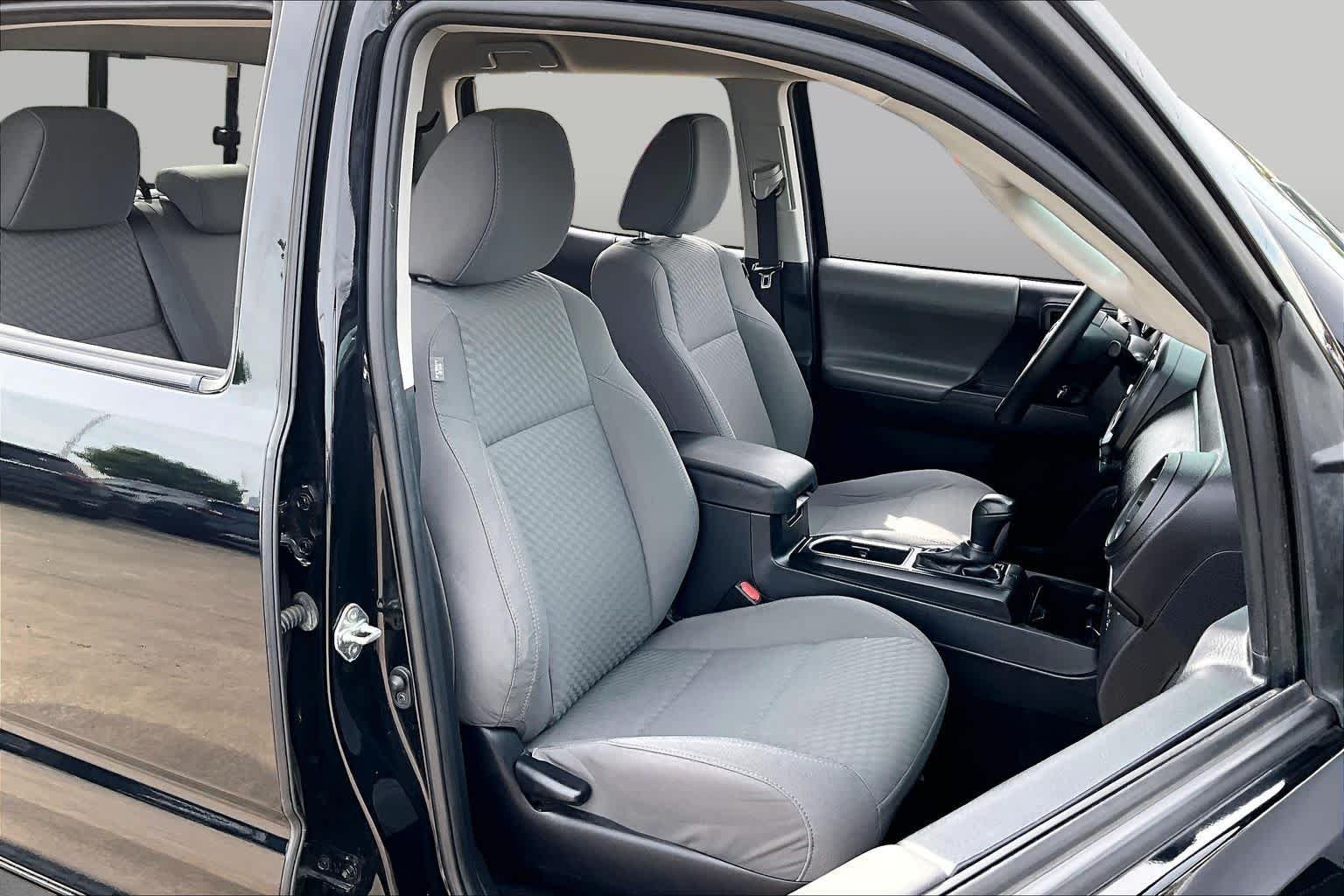 Used 2020 Midnight Black Metallic Toyota SR image 9