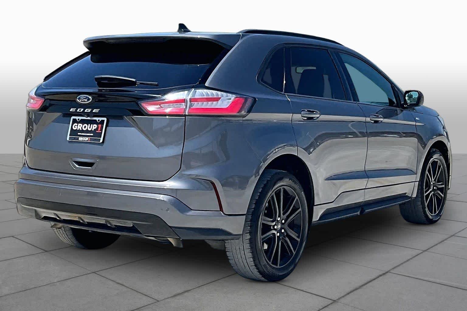 Used 2023 Carbonized Gray Ford ST-Line image 12