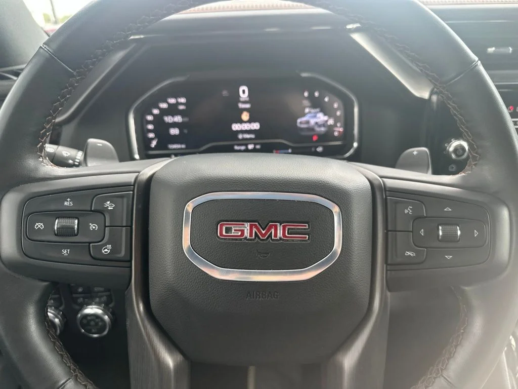Used 2025 White GMC AT4 image 10