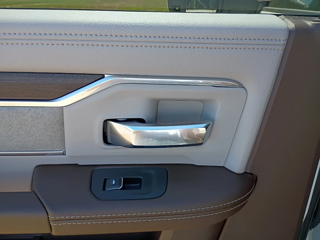 New 2026 Bright White Clear-Coat Exterior Paint RAM Laramie image 19