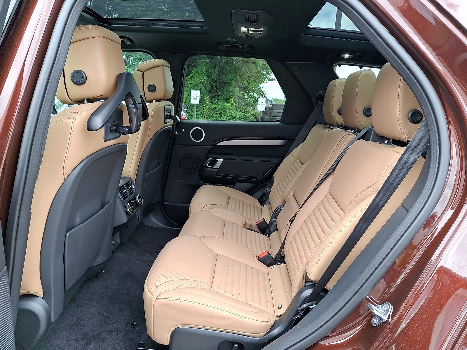 New 2026 Sedona Red Land Rover Gemini Edition image 5