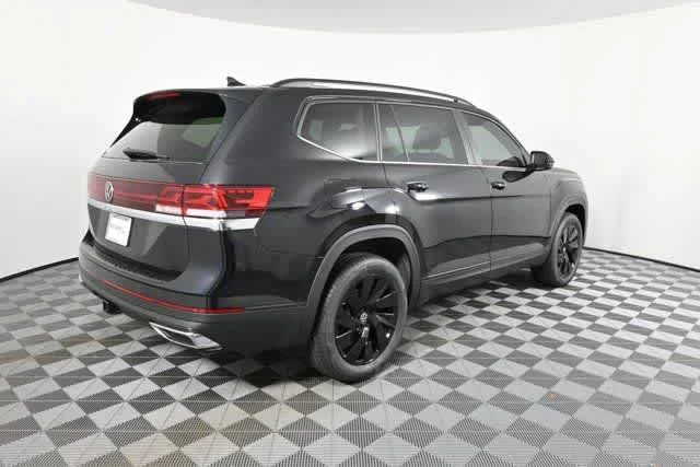 New 2026 Deep Black Pearl Volkswagen 2.0T SE w/Technology image 4