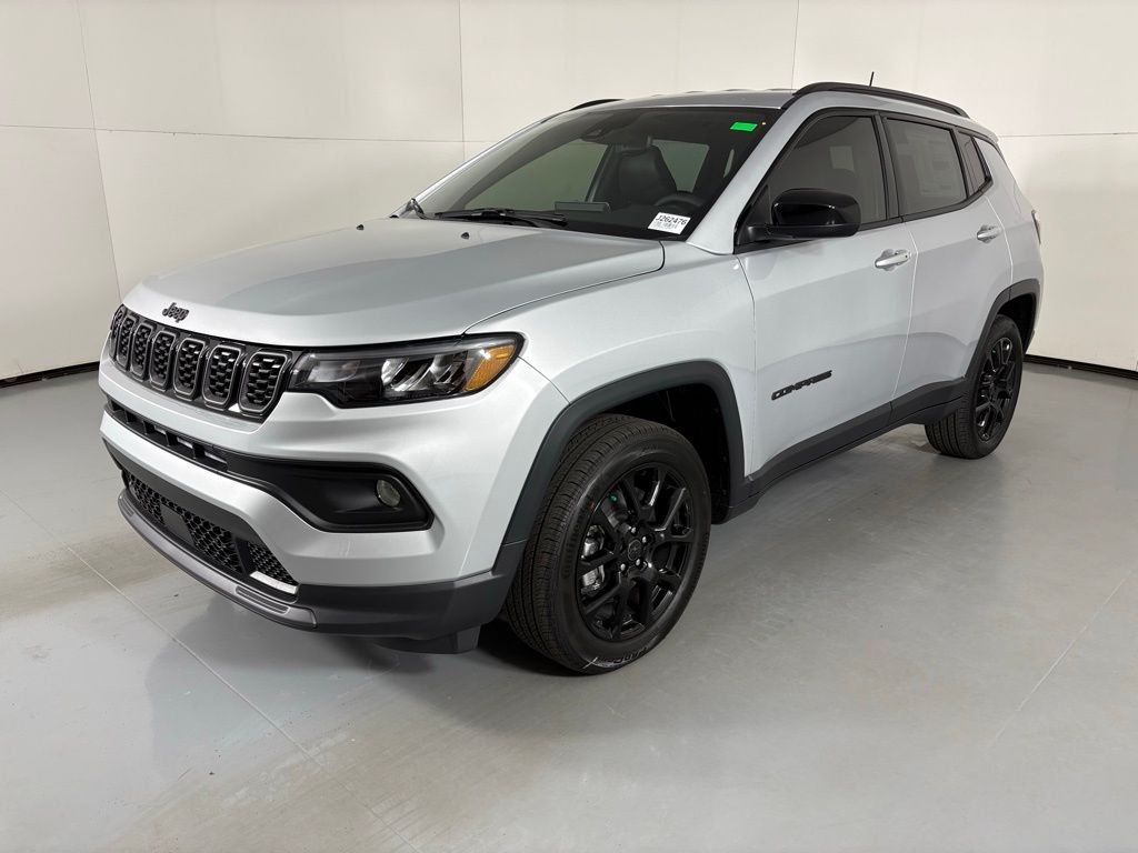 New 2026 Silver Zynith Metallic Clearcoat Jeep Latitude image 4