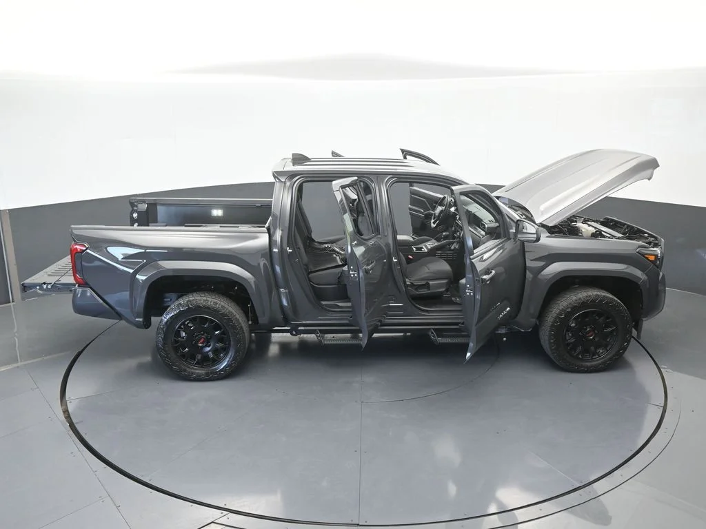 Used 2025 Underground Toyota SR5 image 75