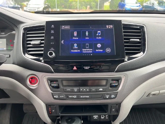 Used 2023 Obsidian Blue Pearl Honda RTL image 22