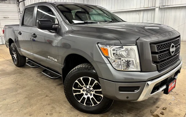 2024 Nissan Titan SV
