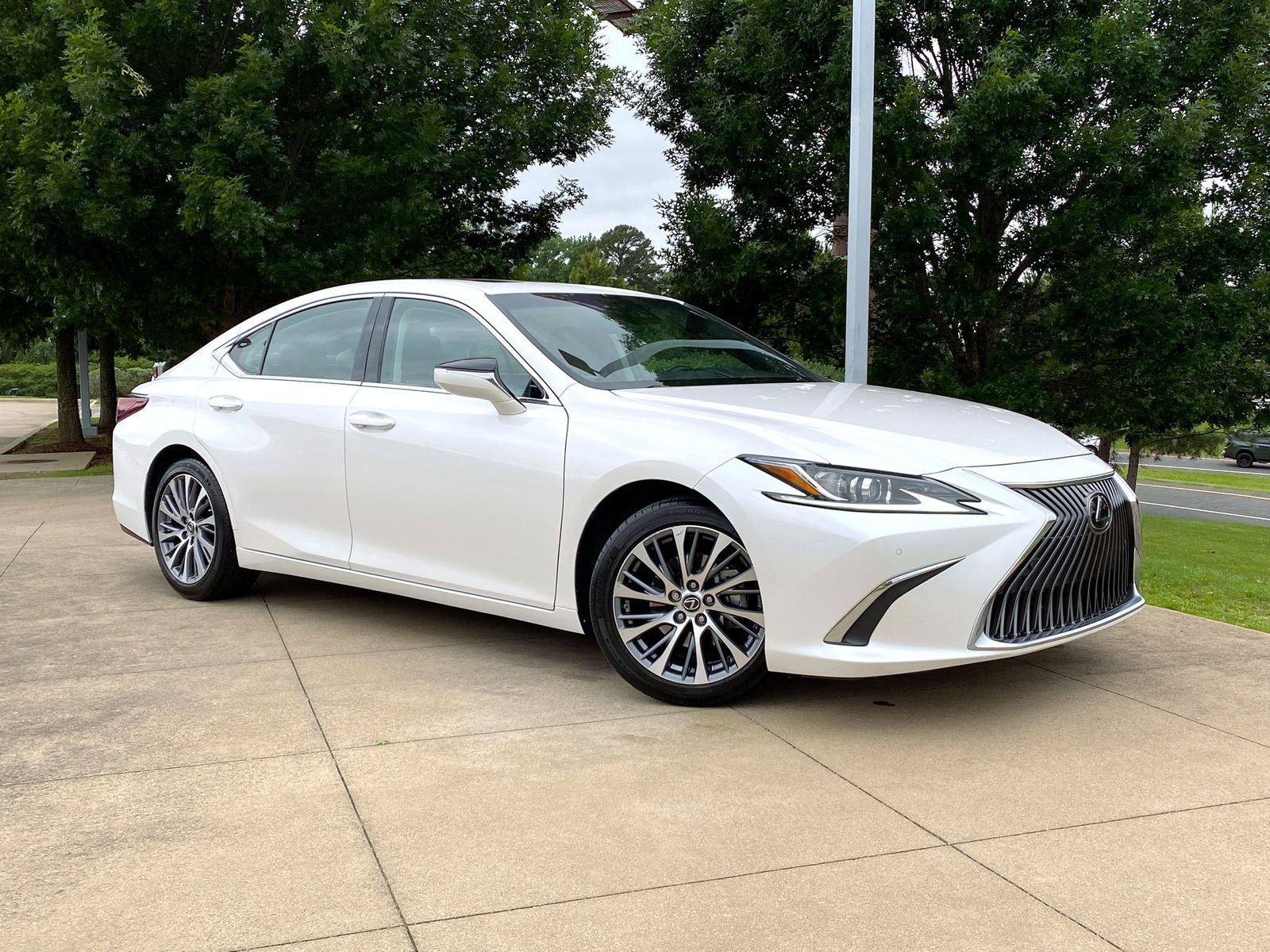 2019 Lexus ES