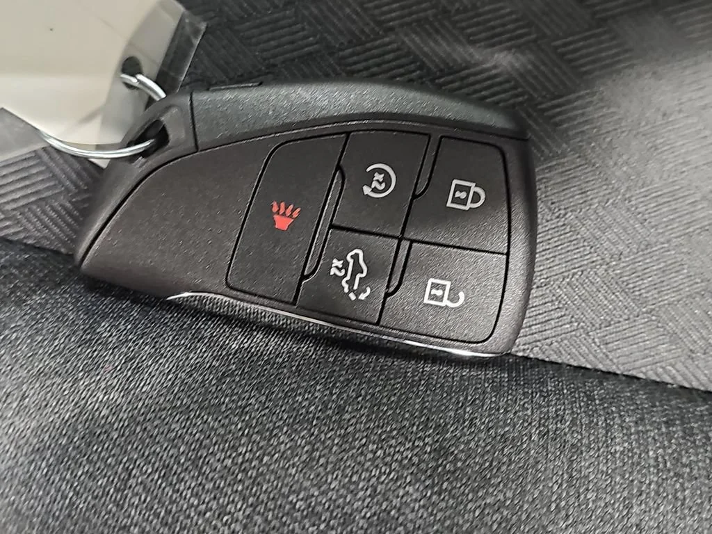 Certified Used 2025 Onyx Black GMC Elevation image 40