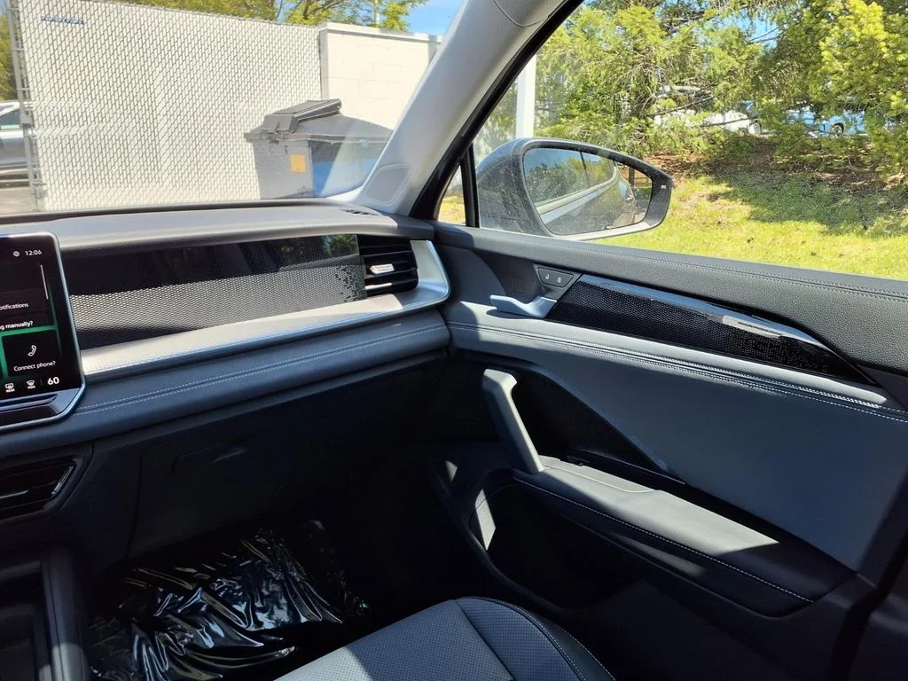 New 2026 Platinum Gray Metallic Volkswagen 2.0T SE image 21