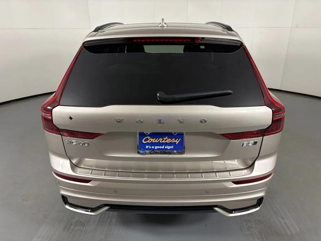 New 2026 Bright Dusk Volvo Plus image 7