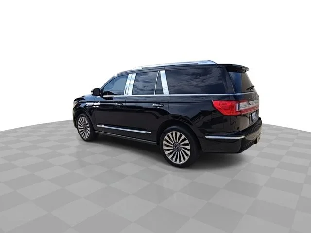 Used 2018 Black Velvet Lincoln Reserve image 6