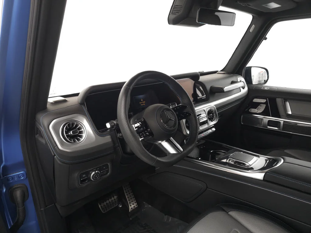 Used 2025 MANUFAKTUR South Sea Blue Magno Mercedes-Benz G 580 image 9