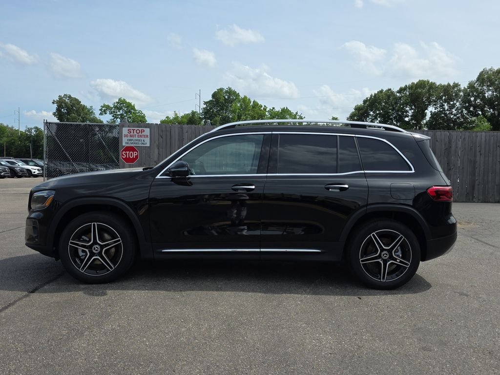 New 2026 Black Mercedes-Benz GLB 250 image 2