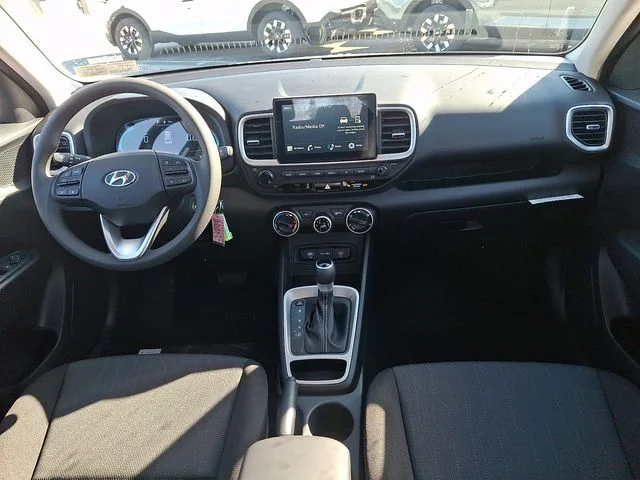New 2026 White Hyundai SE image 10