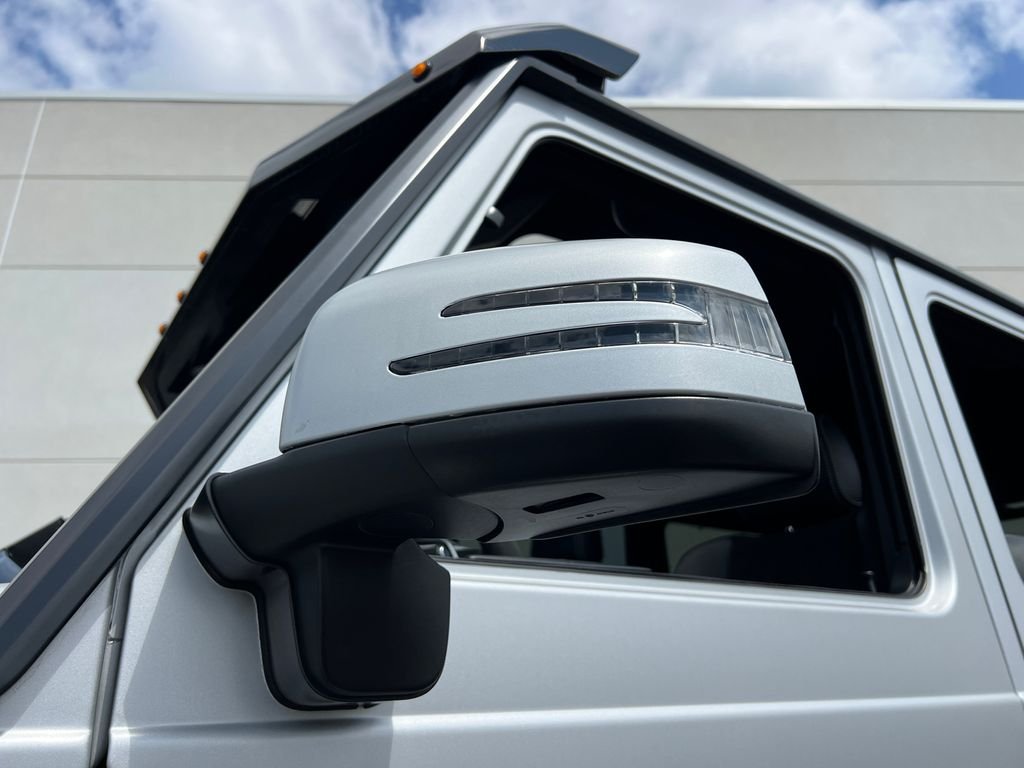 Used 2017  Mercedes-Benz G 550 Squared image 33
