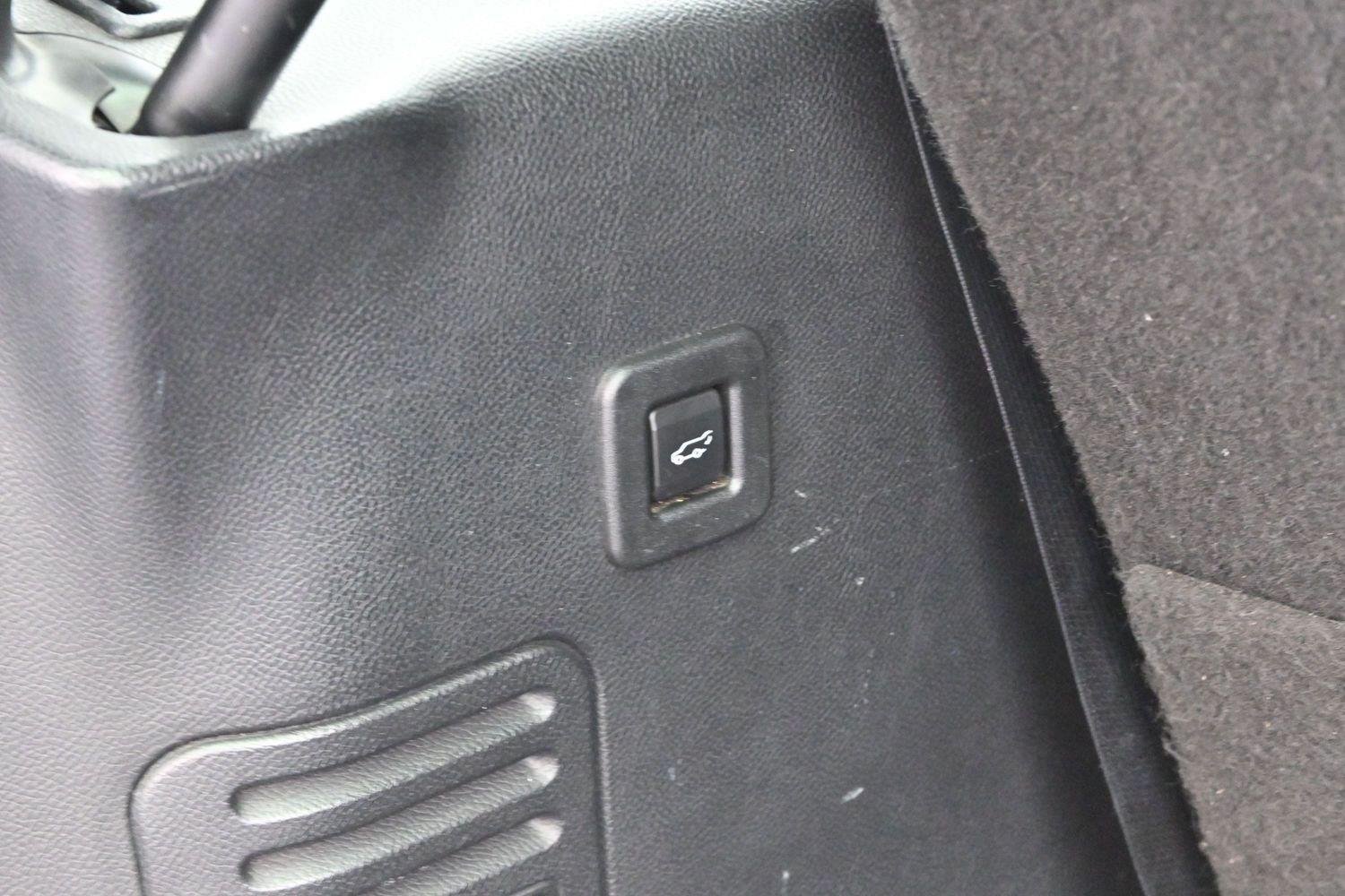Used 2015 Tuxedo Black Metallic Ford Limited image 11