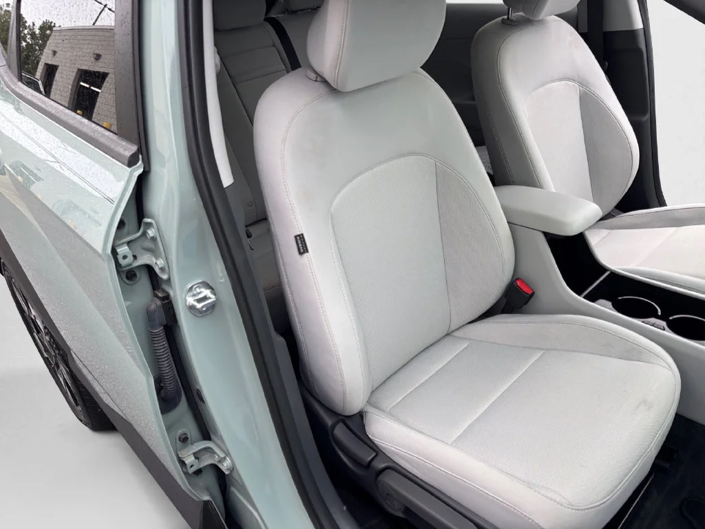Used 2025 Green Hyundai SEL Convenience image 26