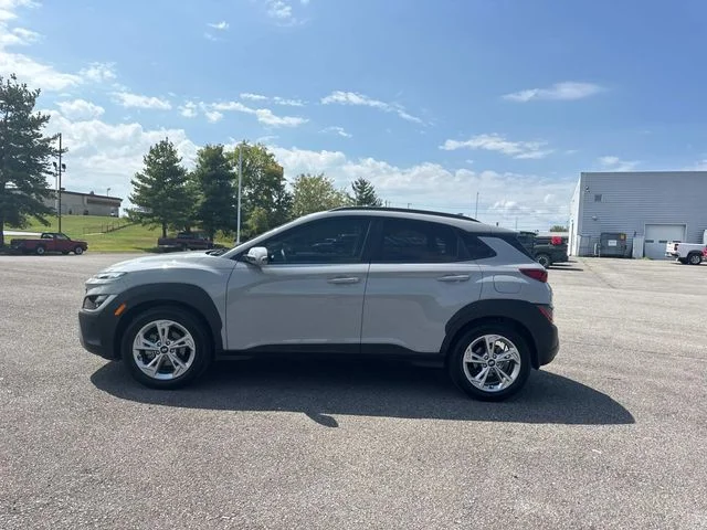 Used 2022 Silver Hyundai SEL image 7