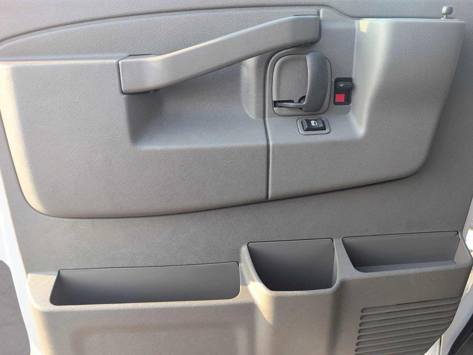 New 2026 Summit White GMC Work Van image 31