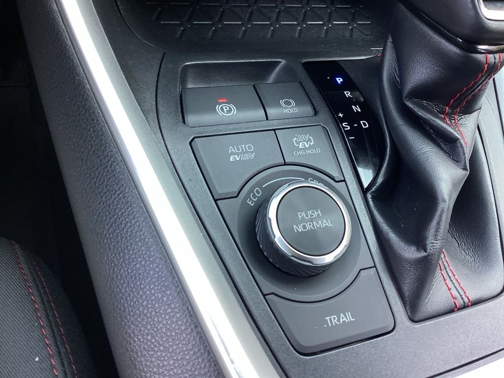 Used 2022 White Toyota SE image 23