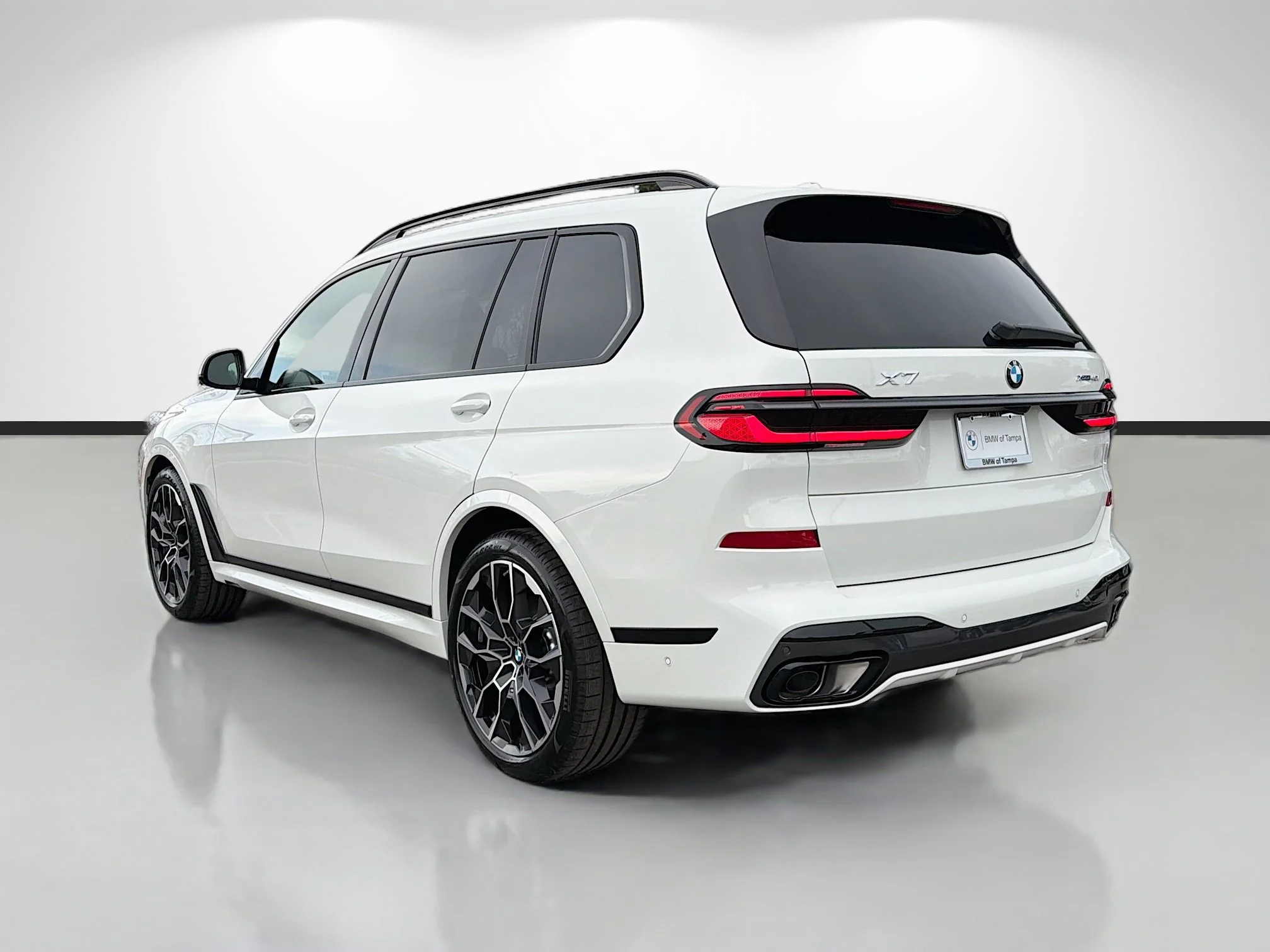 New 2027 Alpine White BMW xDrive40i image 5