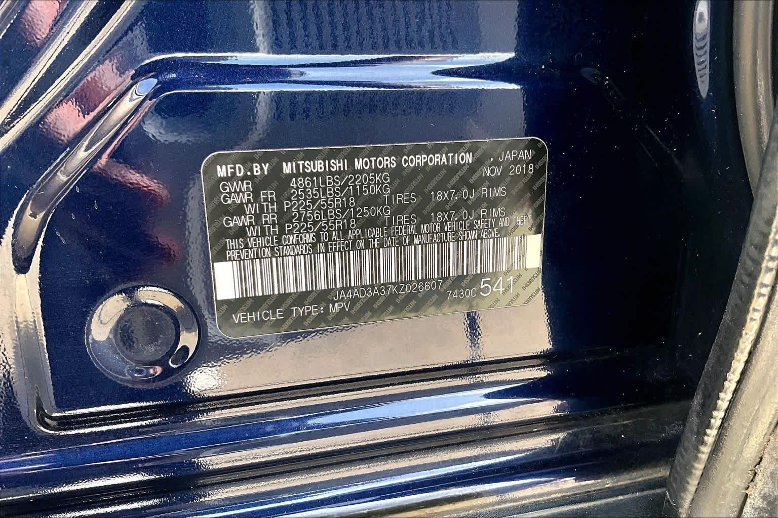 Used 2019 Cosmic Blue Metallic Mitsubishi SEL image 37