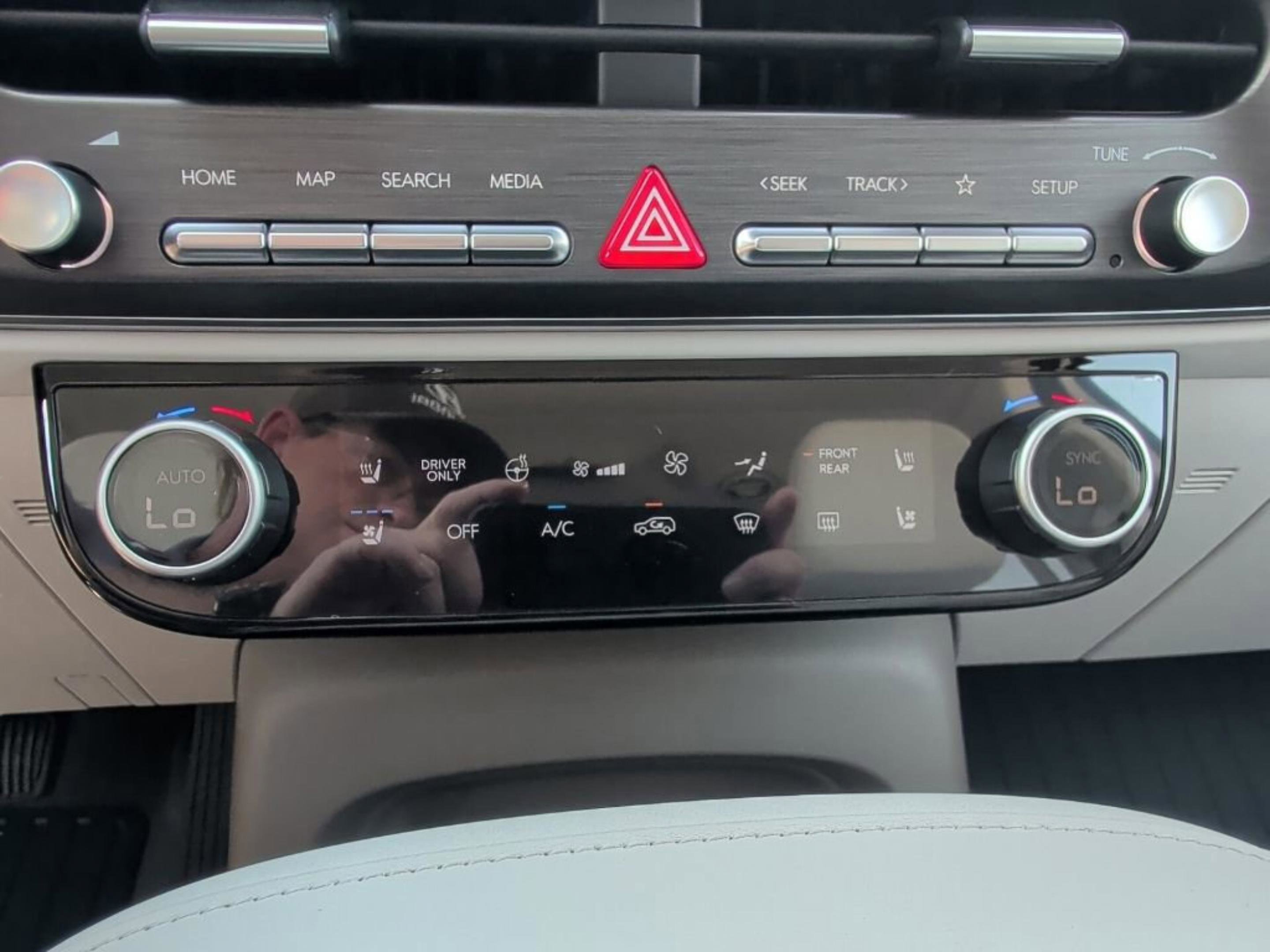 New 2026 Creamy White Pearl Hyundai Blue SEL Premium 7P image 26