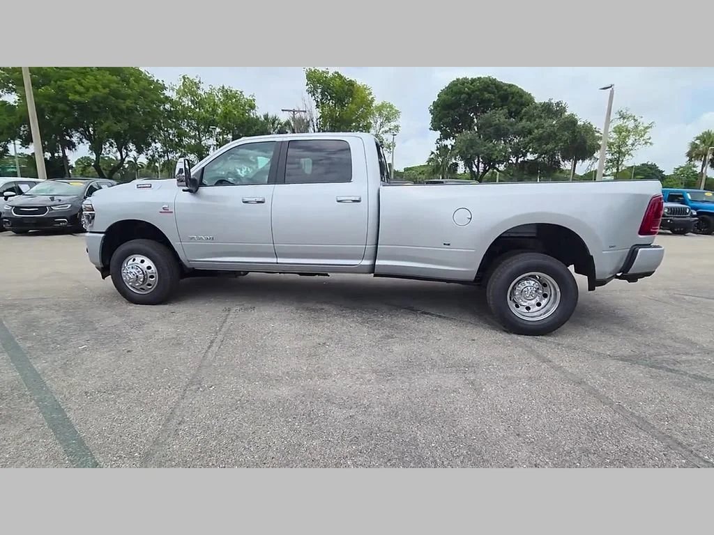 New 2026 Silver-Zynith Exterior Paint RAM Laramie image 36