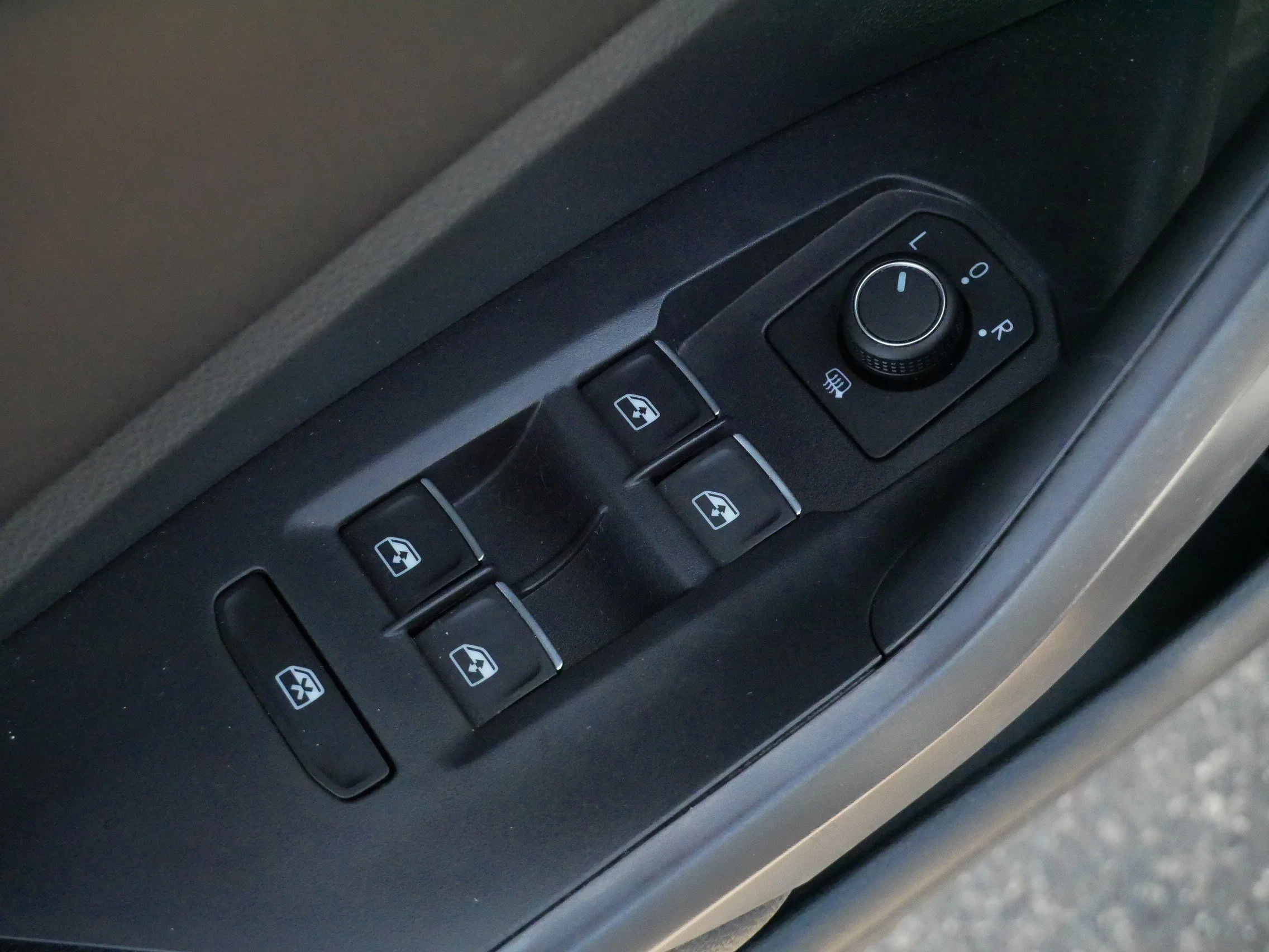Certified Used 2023 Platinum Gray Metallic Volkswagen Sport image 19