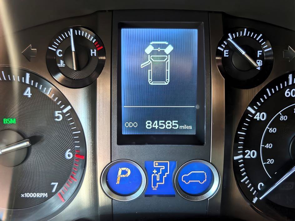 Used 2019 Gray Pearl Lexus 460 image 18