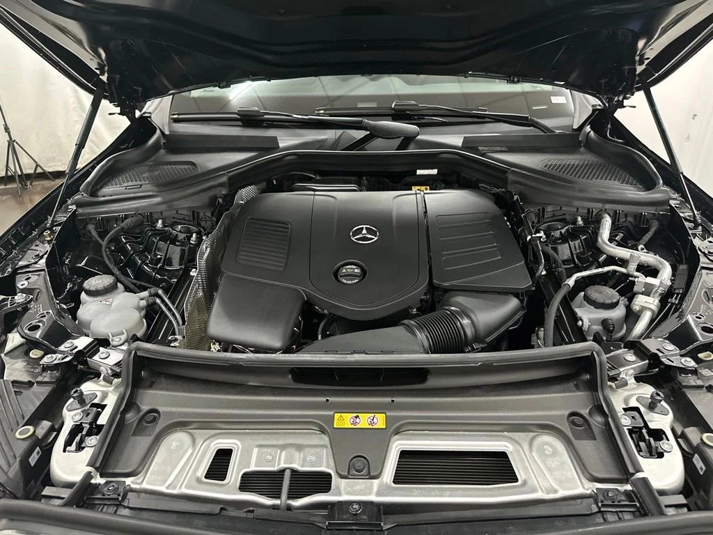 New 2027 Black Mercedes-Benz GLC 300 image 12