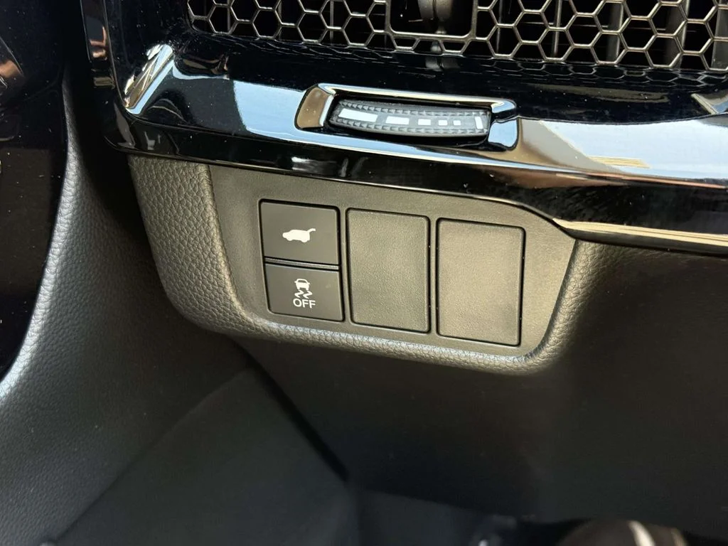 Used 2024 Black Honda EX-L image 27