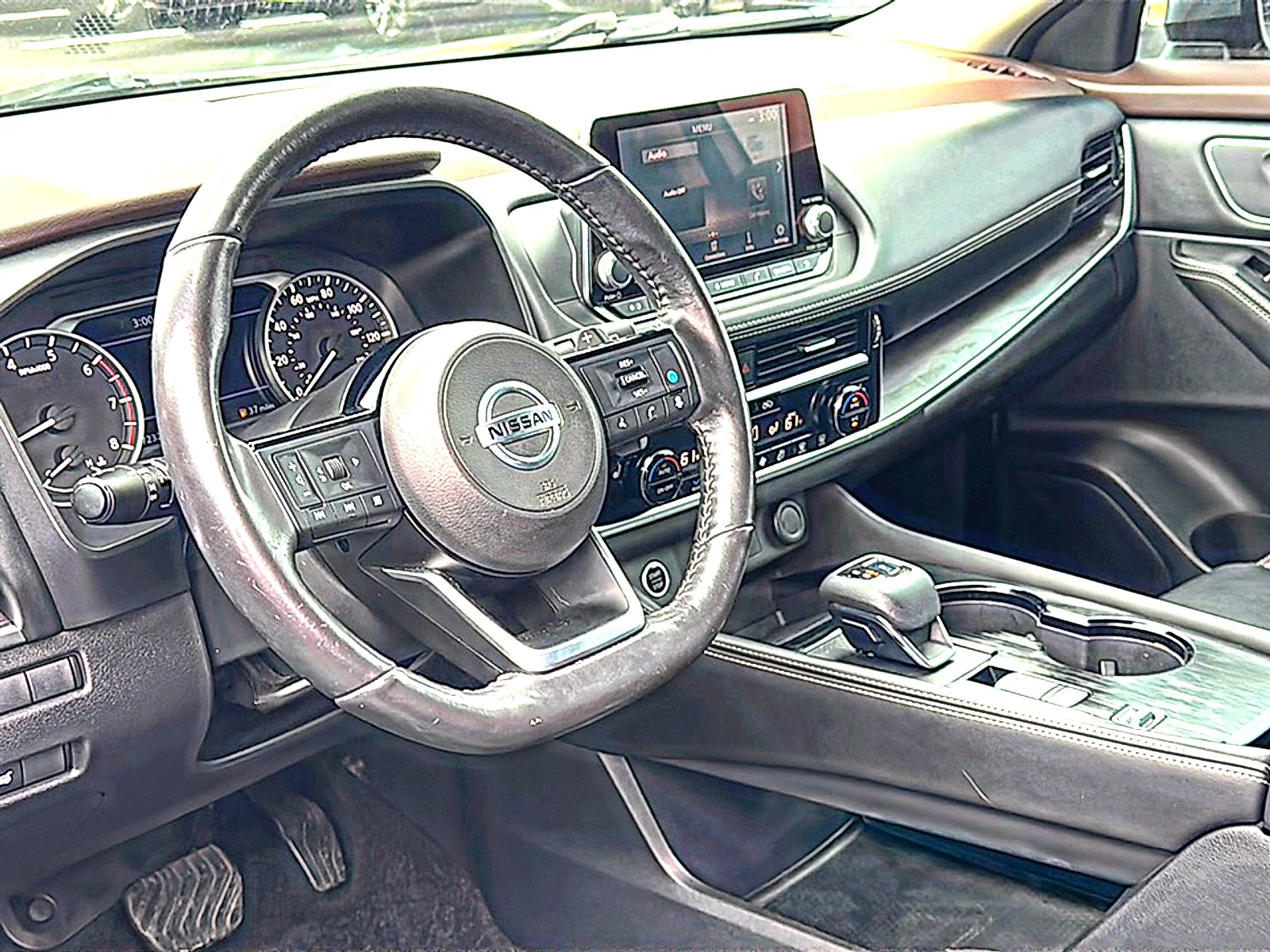 Used 2021 Gun Metallic Nissan SL FWD image 12
