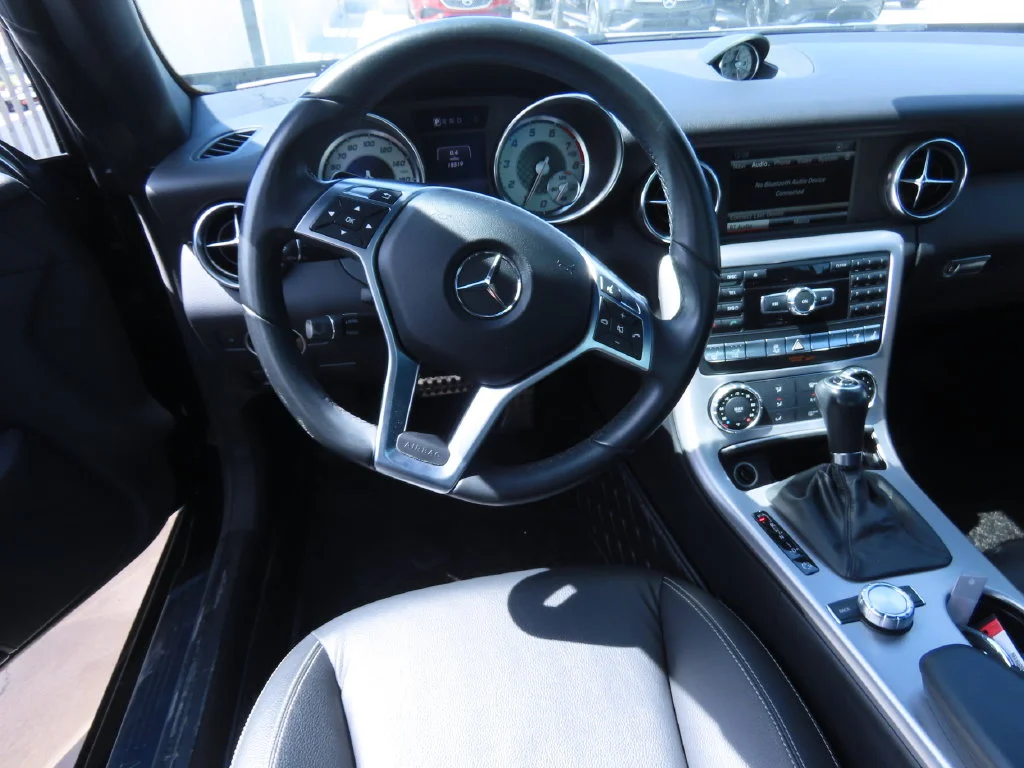Used 2015 Black Mercedes-Benz SLK 250 image 5