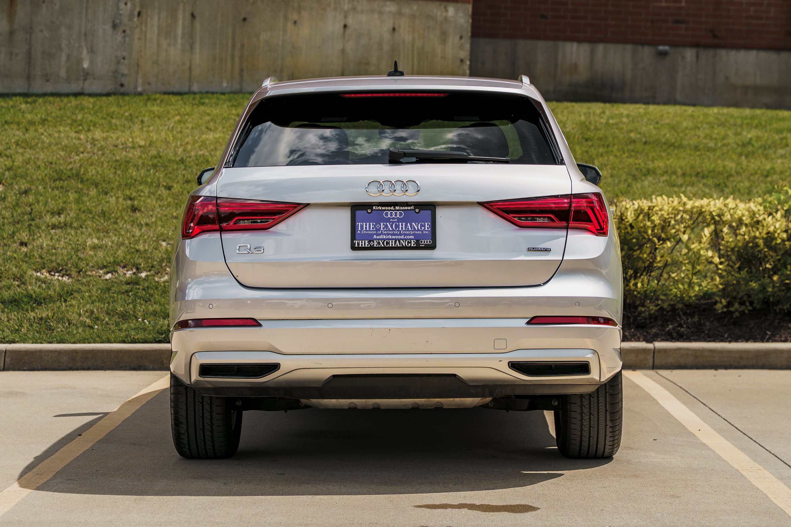 Used 2023 Florett Silver Metallic Audi Premium image 26