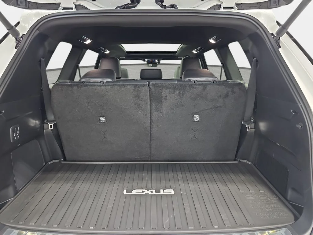 New 2026 Wind Chill Pearl Lexus PREMIUM AWD image 12