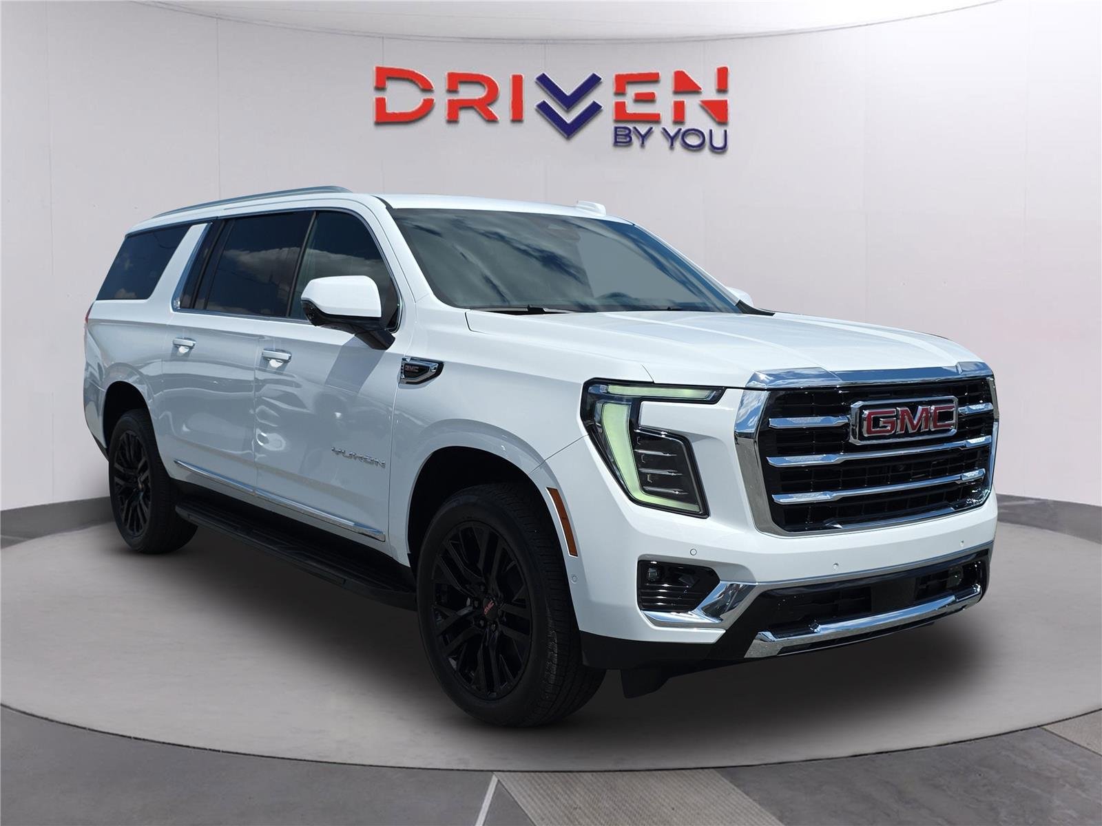 New 2026 Summit White GMC Elevation image 2